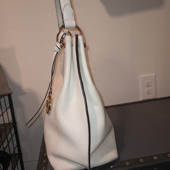 Micheal Kors purse - Picture 3 of 4